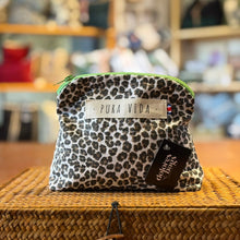 Cargar imagen en el visor de la galería, Cahuita, cosmetiquera