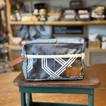 Load image into Gallery viewer, FELIX, shaving bag