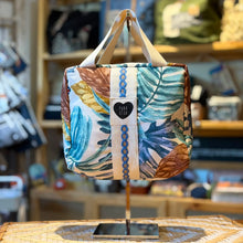 Cargar imagen en el visor de la galería, Neceser Olivia, impermeable