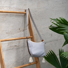 Cargar imagen en el visor de la galería, Cartera Penca, impermeable