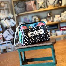 Load image into Gallery viewer, Salva, Cosmetic Bag