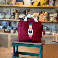 Cargar imagen en el visor de la galería, Neceser Olivia liso, impermeable