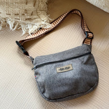Load image into Gallery viewer, Belen, plain belt bag
