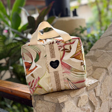 Load image into Gallery viewer, Olivia Makeup bag, waterproof