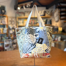 Load image into Gallery viewer, VICTORIA, waterproof tote bag