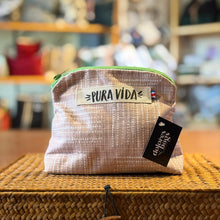 Cargar imagen en el visor de la galería, Cahuita, cosmetiquera