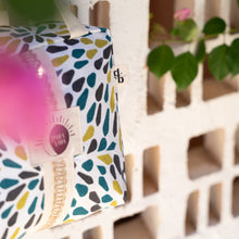 Load image into Gallery viewer, Olivia Makeup bag, waterproof