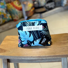 Cargar imagen en el visor de la galería, Cahuita, cosmetiquera