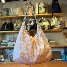 Cargar imagen en el visor de la galería, Bolso Papaya, impermeable