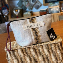 Cargar imagen en el visor de la galería, Cosmetiquera Madrid, impermeable