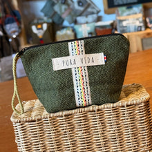 Cargar imagen en el visor de la galería, Cosmetiquera Madrid, impermeable