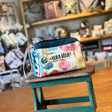 Load image into Gallery viewer, Salva, Cosmetic Bag