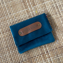 Cargar imagen en el visor de la galería, Tarjetero Pura Vida