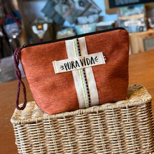 Cargar imagen en el visor de la galería, Cosmetiquera Madrid, impermeable