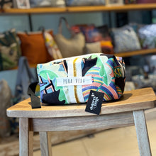 Cargar imagen en el visor de la galería, Indi, cosmetiquera impermeable