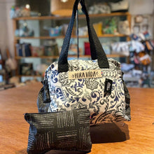Cargar imagen en el visor de la galería, Maia, bolso impermeable