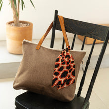 Cargar imagen en el visor de la galería, Laura, bolso en set impermeable