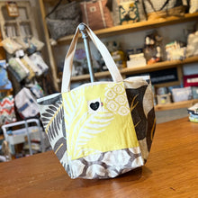 Load image into Gallery viewer, VICTORIA, waterproof tote bag