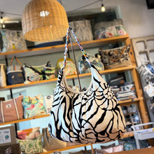 Cargar imagen en el visor de la galería, Bolso Papaya, impermeable