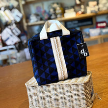 Load image into Gallery viewer, Olivia Makeup bag, waterproof