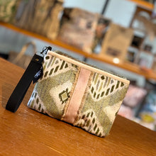 Load image into Gallery viewer, Hippie short, limited edition