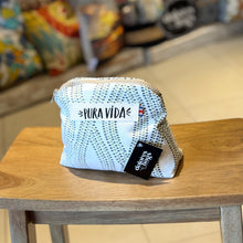 Cargar imagen en el visor de la galería, Cahuita, cosmetiquera