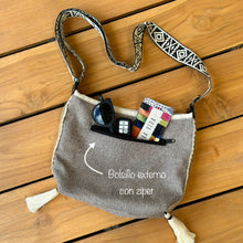 Cargar imagen en el visor de la galería, Cartera Penca, impermeable