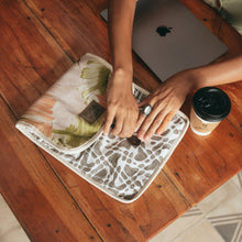 Cargar imagen en el visor de la galería, Kiwi, Funda para laptop