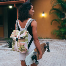 Cargar imagen en el visor de la galería, Mochila Irazú, impermeable