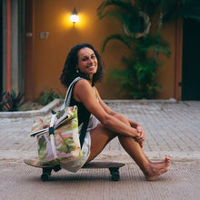 Cargar imagen en el visor de la galería, Mochila Irazú, impermeable