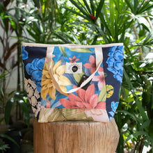 Load image into Gallery viewer, VICTORIA, waterproof tote bag