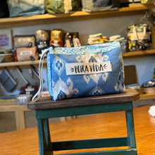 Cargar imagen en el visor de la galería, Cosmetiquera Salva