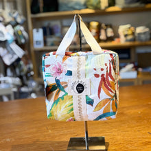 Cargar imagen en el visor de la galería, Neceser Olivia, impermeable