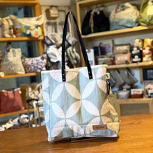 Cargar imagen en el visor de la galería, TOTE BRUNA