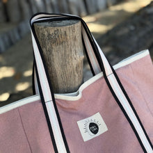 Cargar imagen en el visor de la galería, Dalia, tote impermeable