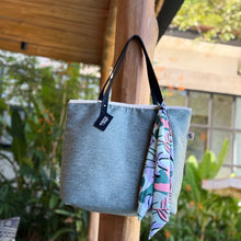 Cargar imagen en el visor de la galería, Laura, bolso en set impermeable