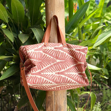 Cargar imagen en el visor de la galería, PAMPA, en set impermeable