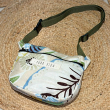 Cargar imagen en el visor de la galería, Belen, belt bag estampado