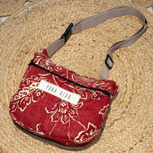 Cargar imagen en el visor de la galería, Belen, belt bag estampado