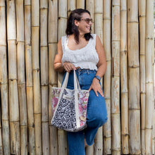Cargar imagen en el visor de la galería, Roxy Bag, impermeable