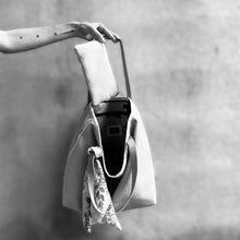 Load image into Gallery viewer, Laura, waterproof set