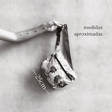 Load image into Gallery viewer, Belen, printed belt bag