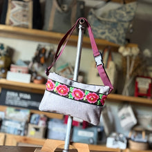 Load image into Gallery viewer, Buenos Aires, Belt Bag
