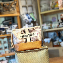 Load image into Gallery viewer, Danta Cosmetic bag
