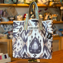 Load image into Gallery viewer, Flora Tote bag
