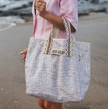 Cargar imagen en el visor de la galería, Tote Flora
