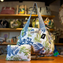 Cargar imagen en el visor de la galería, Maia, bolso impermeable
