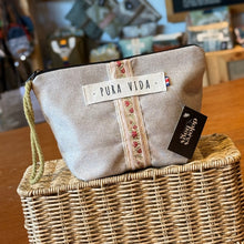 Cargar imagen en el visor de la galería, Cosmetiquera Madrid, impermeable
