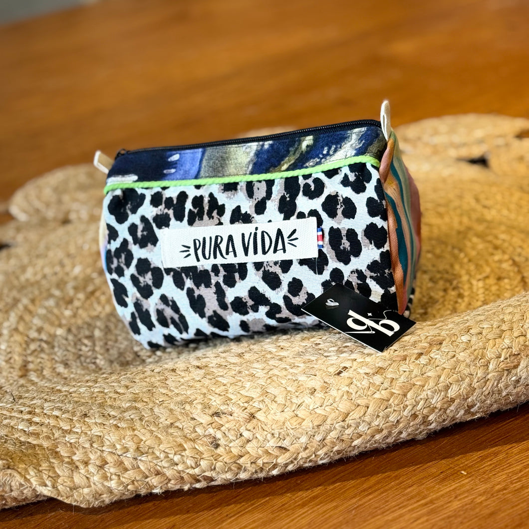 La negra, Cosmetic Bag