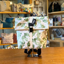 Cargar imagen en el visor de la galería, Mochila Irazú, impermeable
